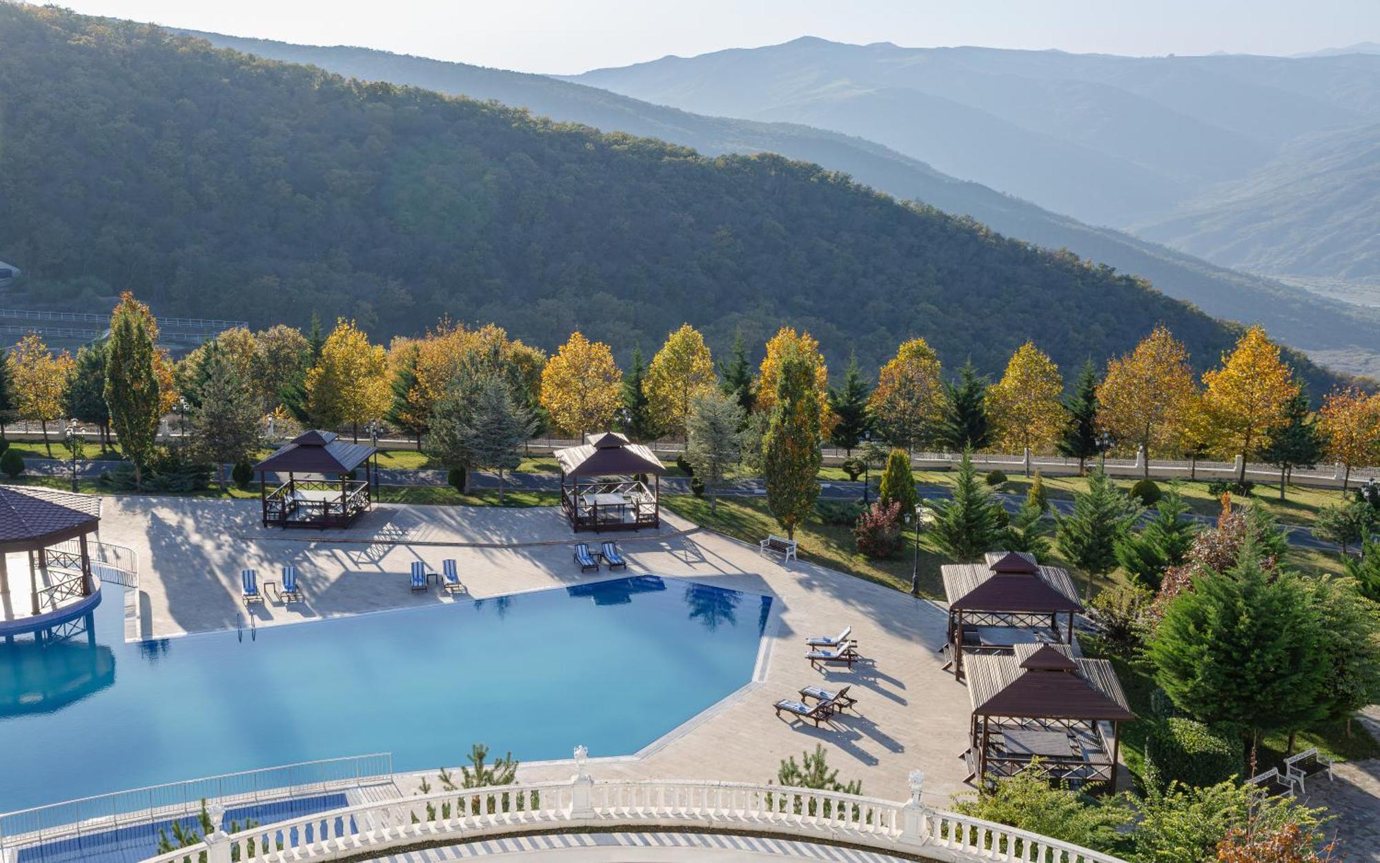 Shamakhi Palace Sharadil Seredil Exterior foto The swimming pool at the hotel
