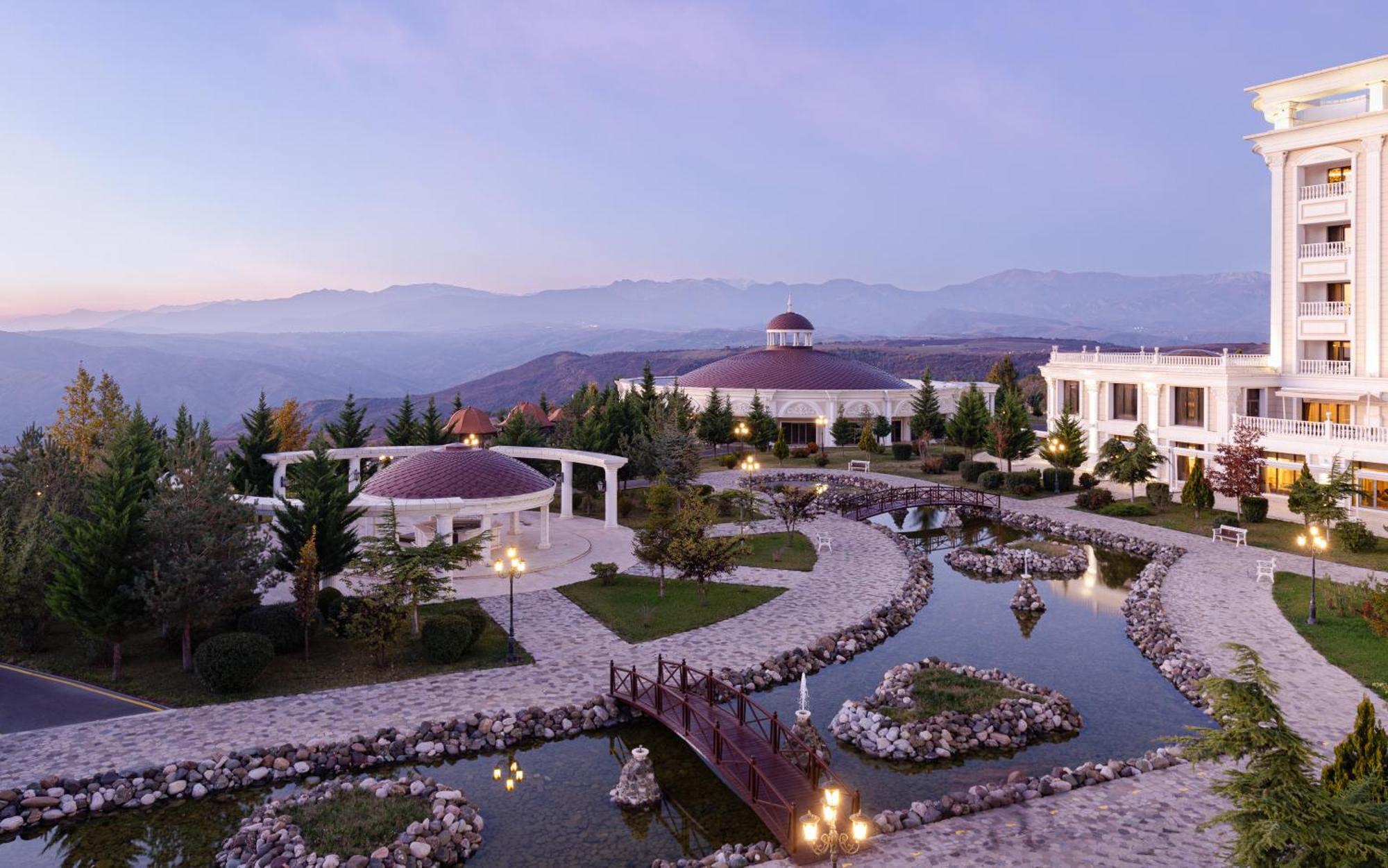 Shamakhi Palace Sharadil Seredil Exterior foto The campus of the University of Macedonia