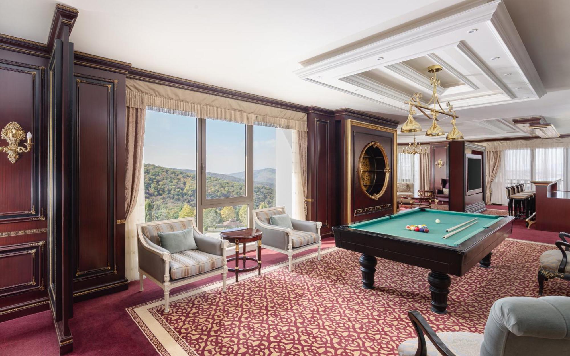 Shamakhi Palace Sharadil Seredil Exterior foto A pool table in a suite at the MGM Grand