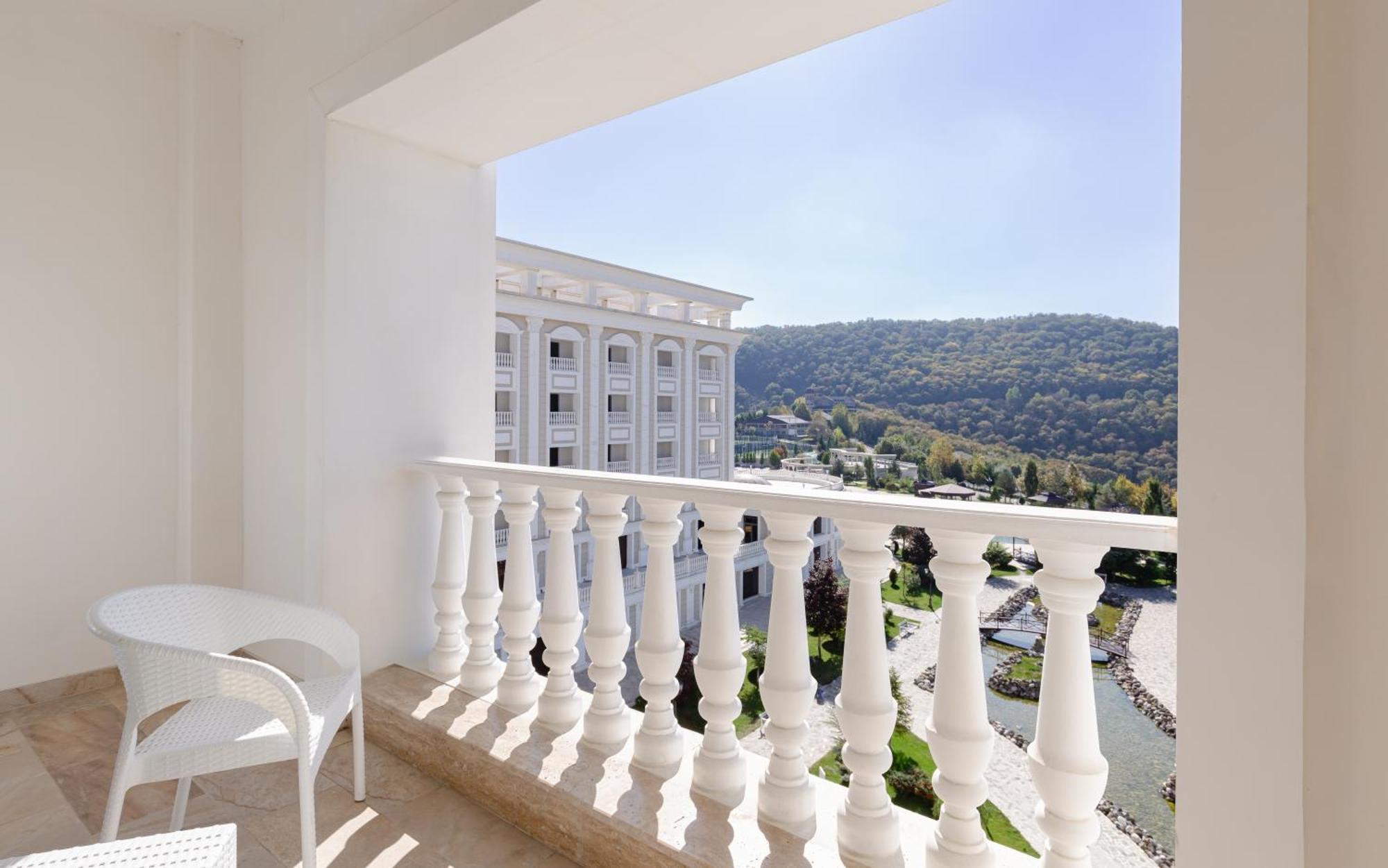 Shamakhi Palace Sharadil Seredil Exterior foto A balcony
